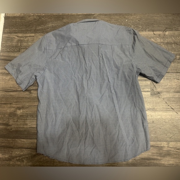 Men's Blue Checkered Short Sleeve Shirt - Picture 4 of 5